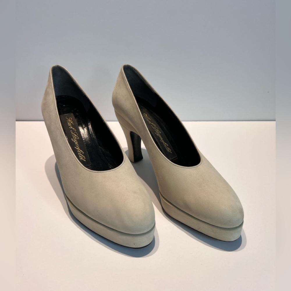 Karl Lagerfeld Off White Suede Pumps
